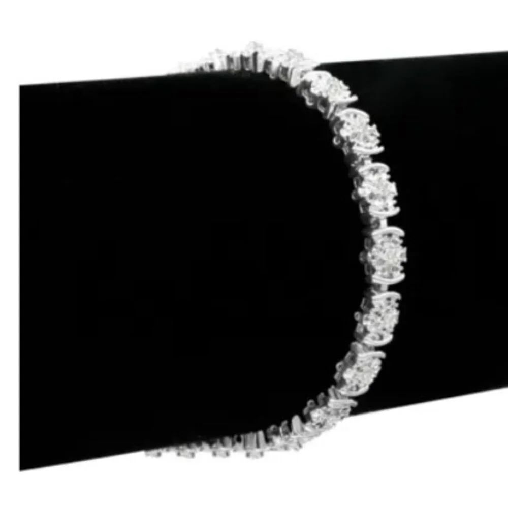 1/2 Carat Diamond Flower Bracelet‎ w/Natural Rose Cut Diamonds (NEW & BEAUTIFUL)